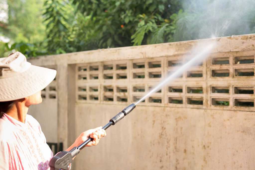 How Much Water Does A Pressure Washer Use? Crafted Garage